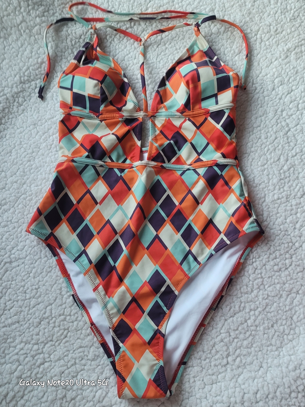 NWOT Cupshe Geometric Print Plunging Halter One Piece Swimsuit Medium - Picture 3 of 5